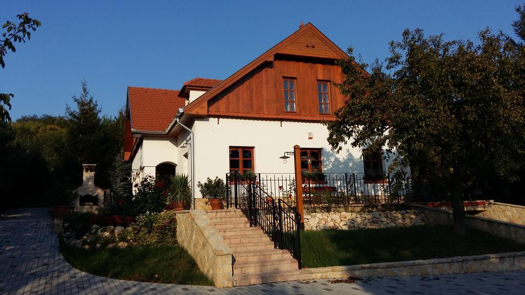 Madarász Vendégház Nyúl Exterior foto
